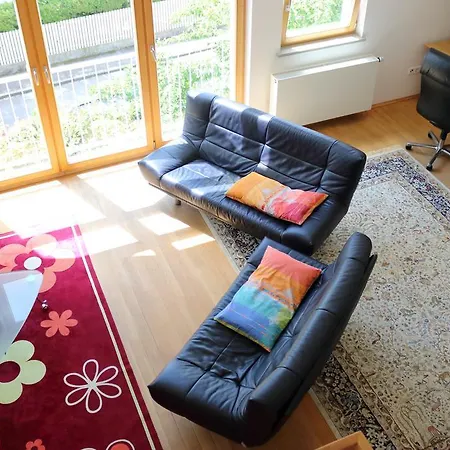 Dachgalerie 110 M2 *